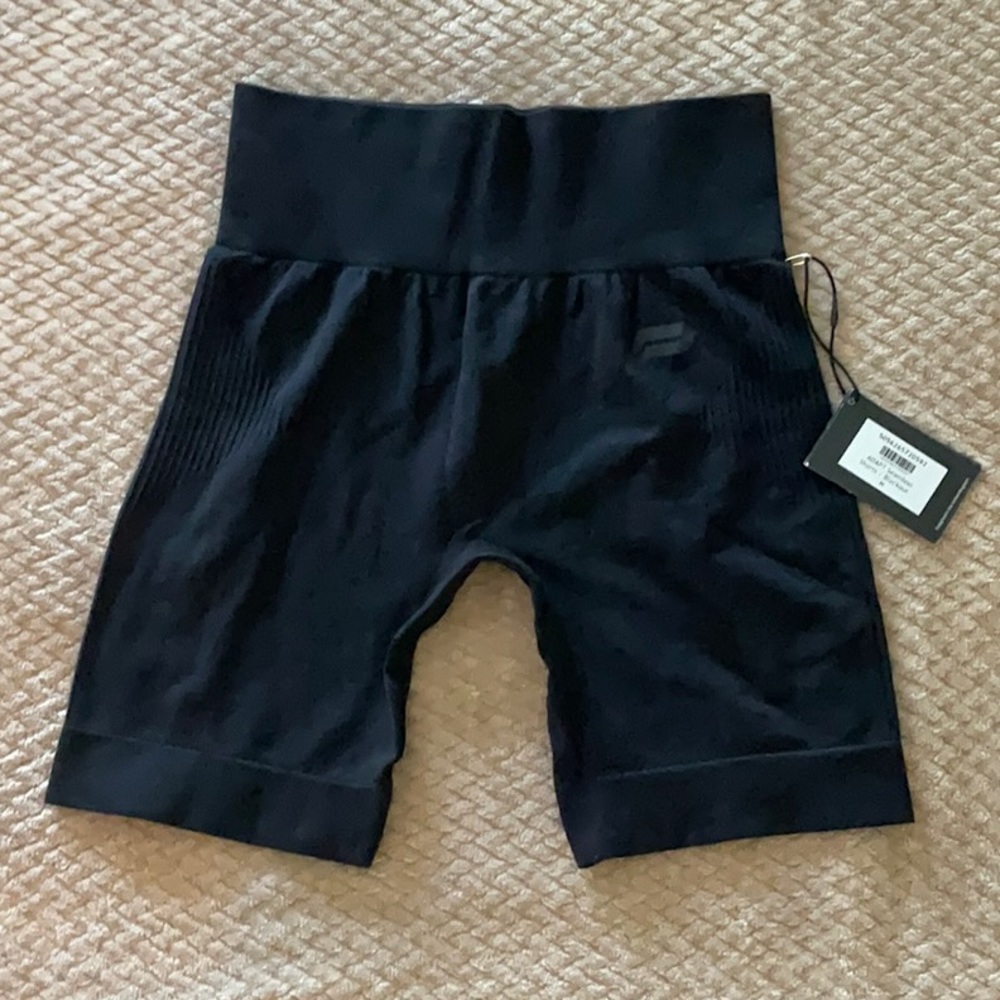 Pursue Fitness ADAPT Seamless Shorts Size Medium